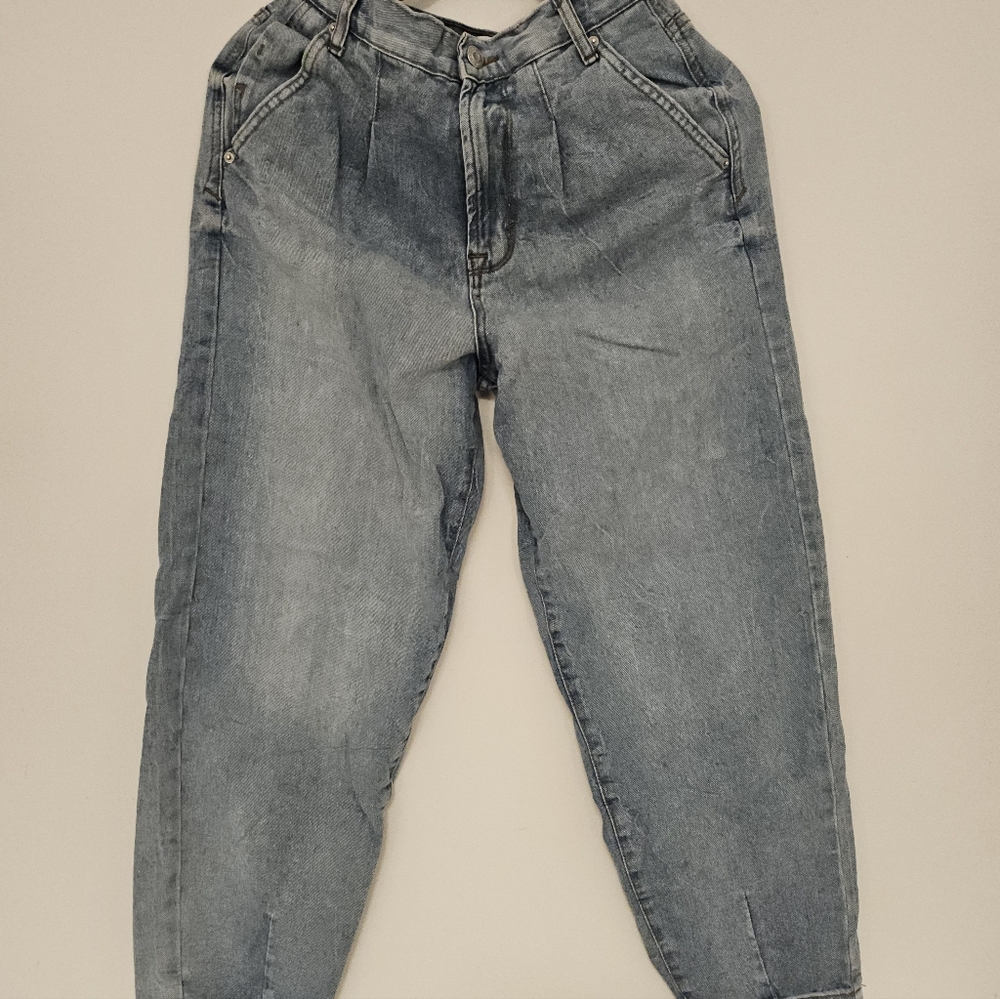 Kensie Women's Relaxed Jeans In Light Blue Wash